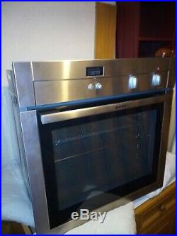 Neff built in electric single oven, excellent condition, used on a few occasions